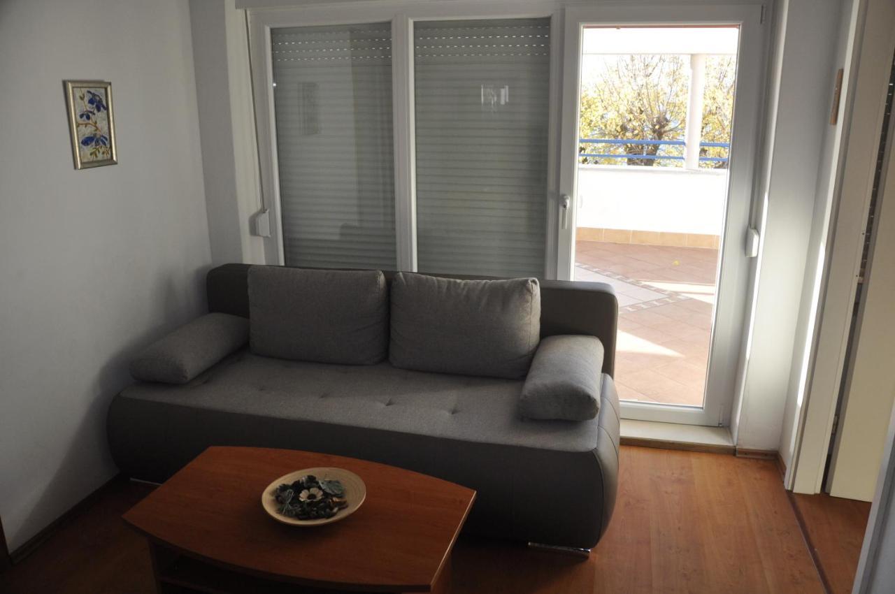 Katnic 1-2-3 Apartman *