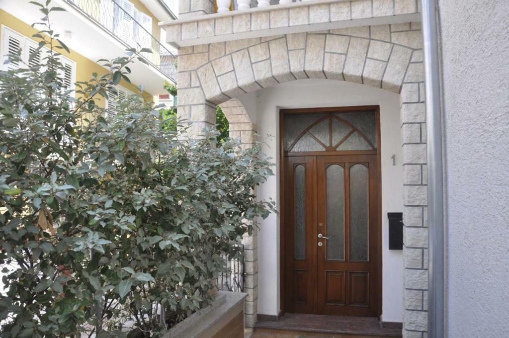 Apartman Katnic 1-2-3 *