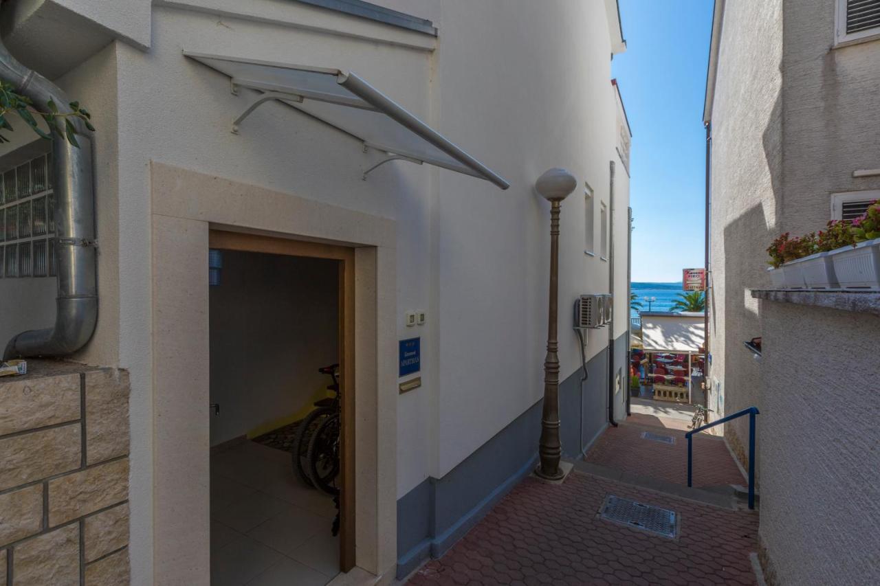 Apartman Katnic 1-2-3 *